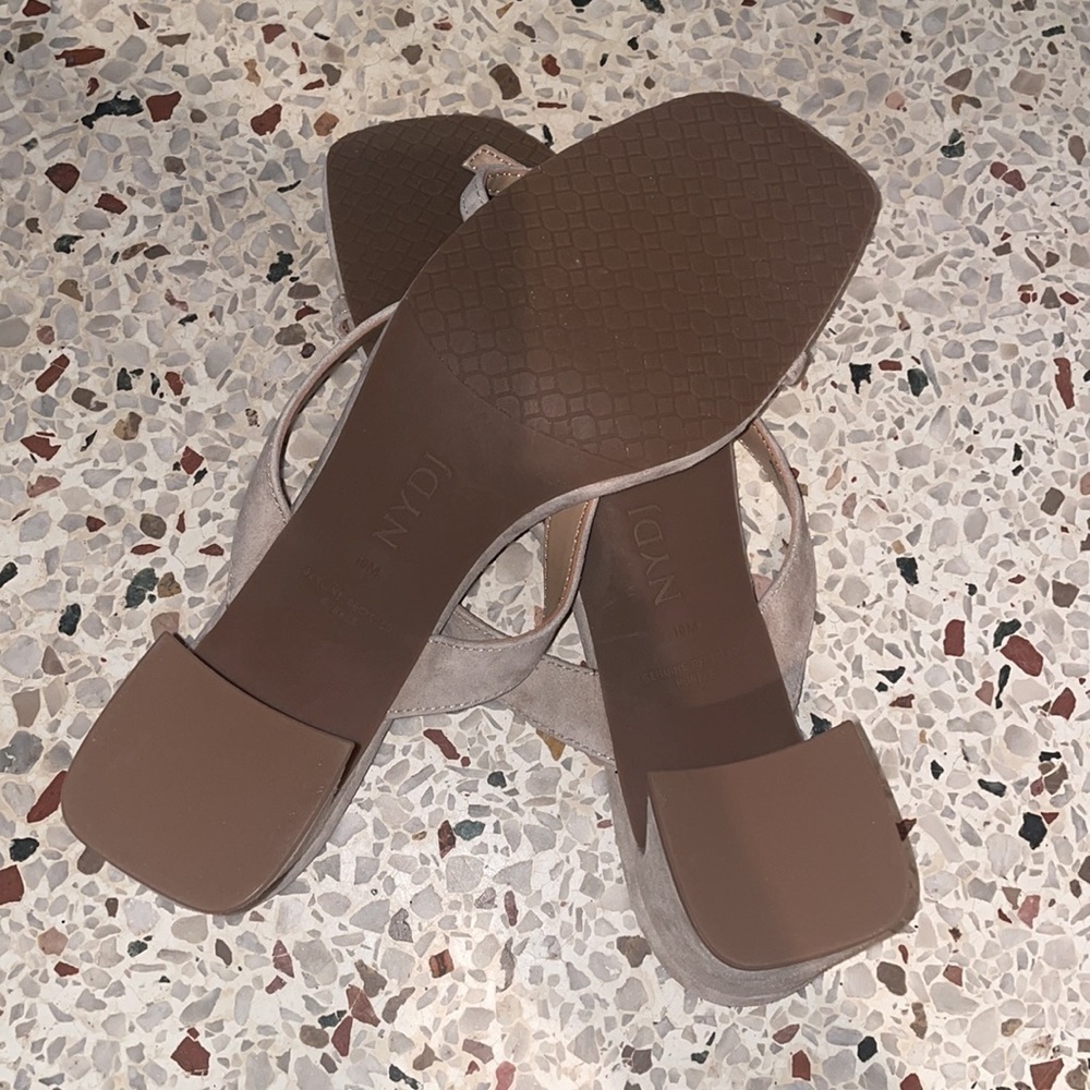 NYDJ® Glam Heeled Sandals. Sand size 10 - Picture 8 of 8